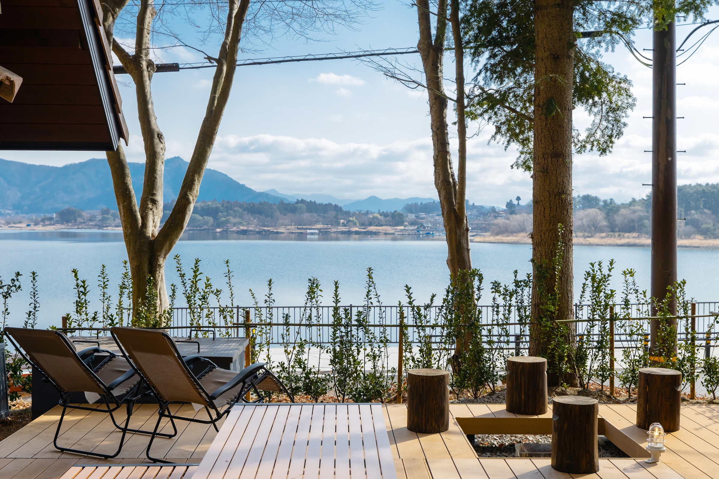 湖の見えるベランダスペース