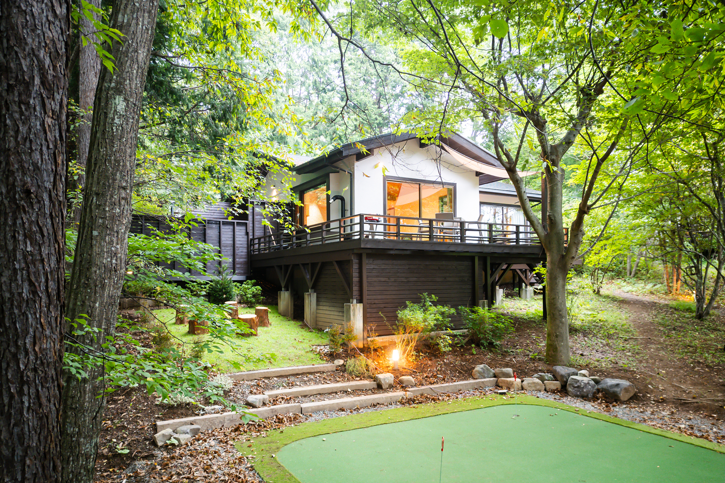 自然に囲まれた別荘